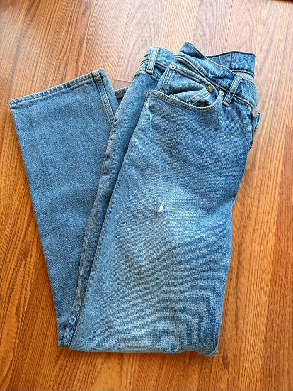 Abercrombie & Fitch Ultra High Rise 90s Straight-Leg Curve Love Blue Denim Jeans